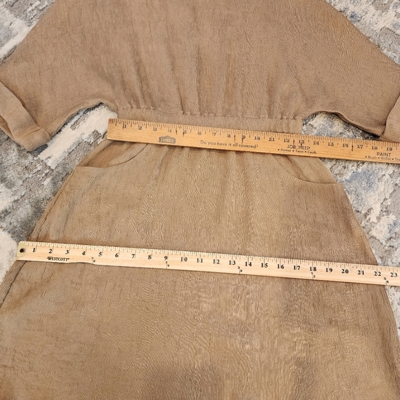 Flawless tan dress with pockets. Stretch waist. 3/4 sleeve. Crinkle fabric. M - Picture 14 of 15